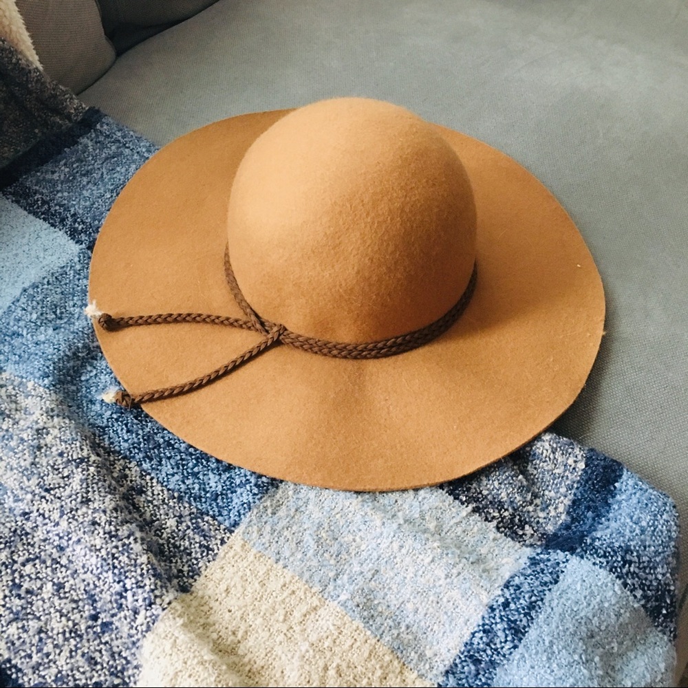 Steve Madden 100% Wool Wide Rim Hat